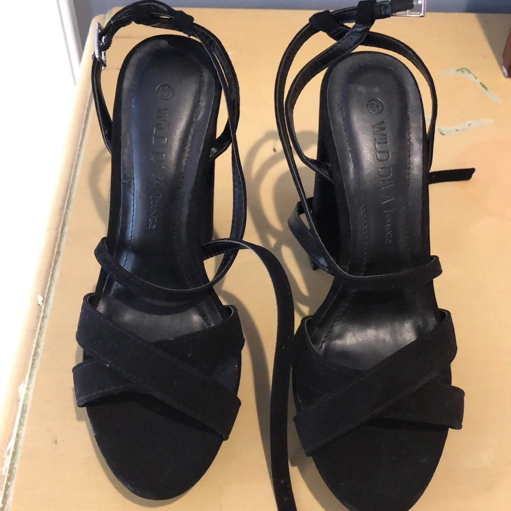 Heels - Picture 2 of 3